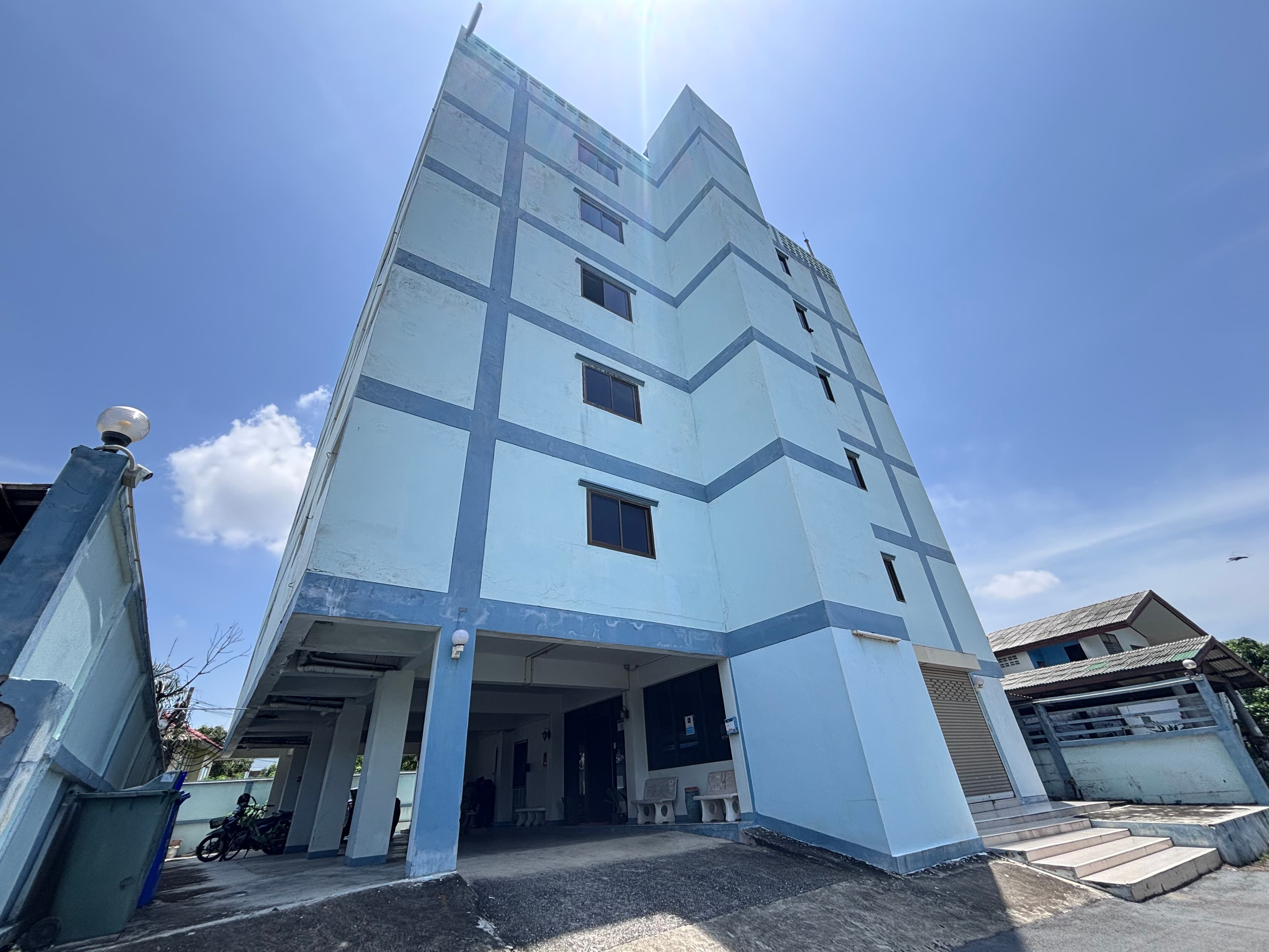 RoomQuest Bangkok Chaengwattana